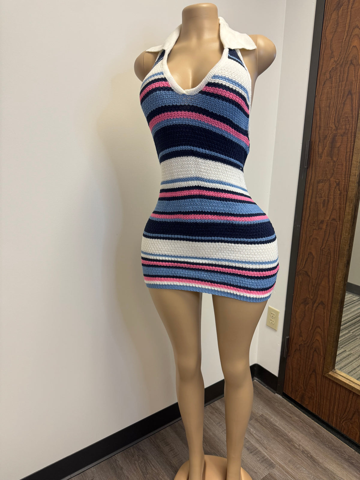HALTER UP - DRESS